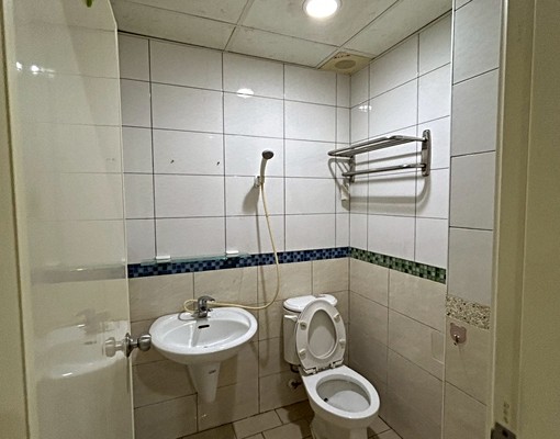 全新優質套房免費360M網路電視冰箱全套 - Image 7