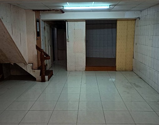 地下室整層出租適合倉庫或辦公室 - Image 2