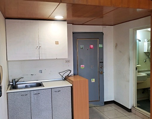 漢口路曉明女中旁樓中樓獨洗獨曬可租補 - Image 1