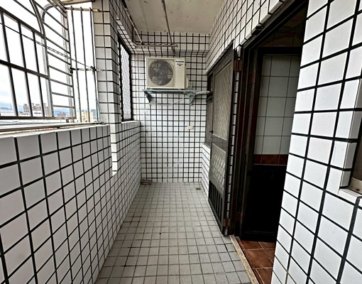 秒殺~大四房~空屋出租!!! - Image 8