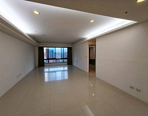 重劃區近家樂福高樓景觀舒適三房雙車 - Image 3