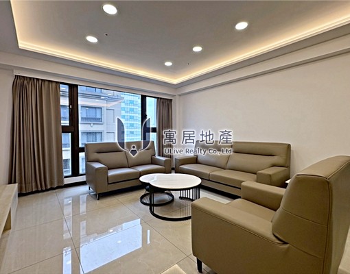 中山捷運熱區正四房全新首租含平面車位含稅 - Image 1