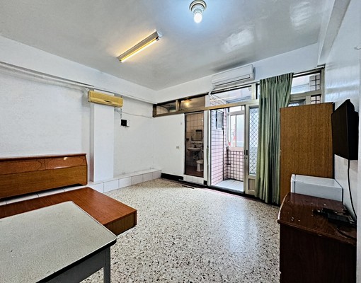 ★中正國小旁三樓陽台套房★貓咪友善★ - Image 1