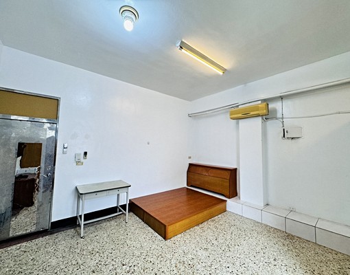 ★中正國小旁三樓陽台套房★貓咪友善★ - Image 3