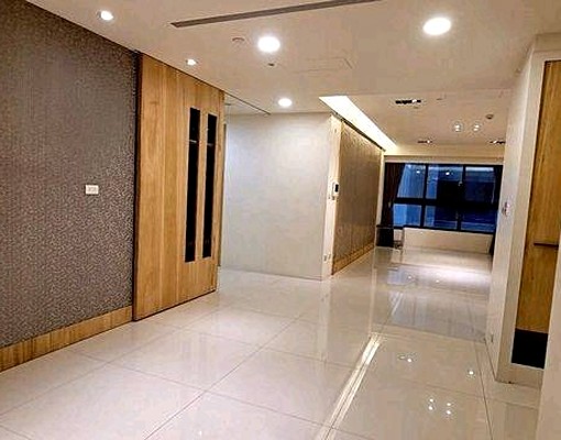 七期4房空屋附冷氣前後陽裝潢.含管理費平面車位 - Image 3