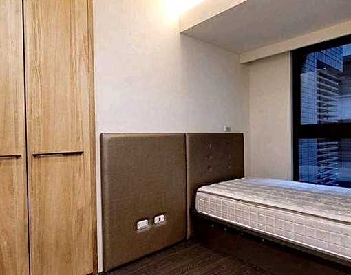 七期4房空屋附冷氣前後陽裝潢.含管理費平面車位 - Image 13