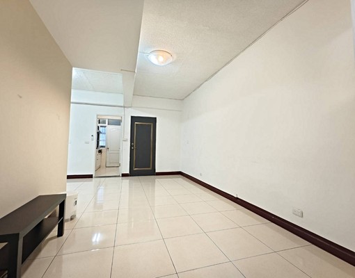 中清路一段-公寓三樓2大房-台水台電-可租補-可貓 - Image 1