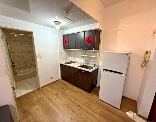 大坪林❣️可租補稅/台水電/垃圾代收/獨洗曬/交通機能好 - Image 4