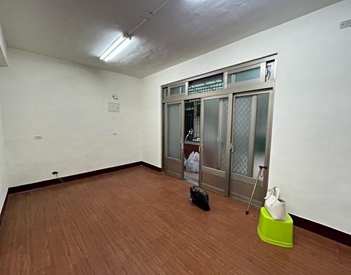 樹林火車站前站區全新整理一樓 - Image 4