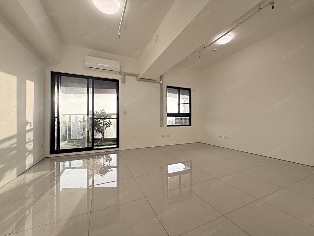 高鐵旁*鑫悅2+1房兩衛浴+平面車位(可租補) - Image 1