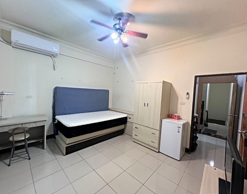 陽明高中旁路中路透天-雅房出租 - Image 2