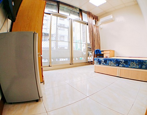 逢甲夜市❤️陽台獨洗👍可租補💰採光套房 - Image 1