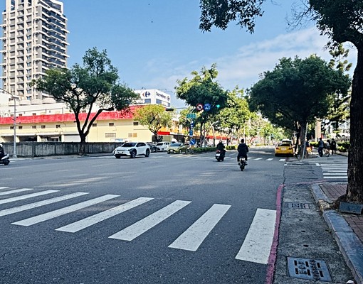 亞灣夢時代八米六面寬1+夾+平車大坪數店住 - Image 13