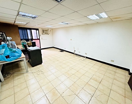 捷運中山/晶華酒店,電梯住辦/需公證,可裝潢/警衛/垃圾代收 - Image 1