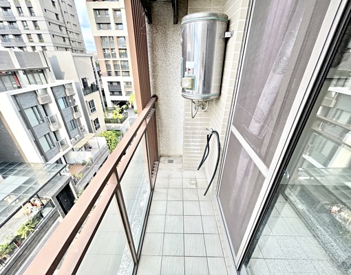 近逢甲商圈接西屯路台灣大道通勤方便近朝馬轉運站! - Image 13