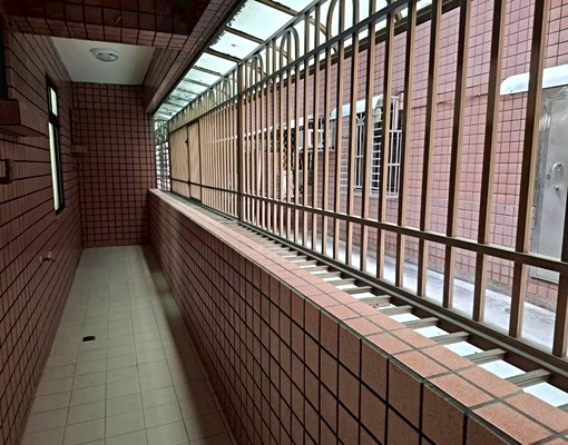 新莊區精華地段交通便利/生活機能全/有電梯 - Image 4