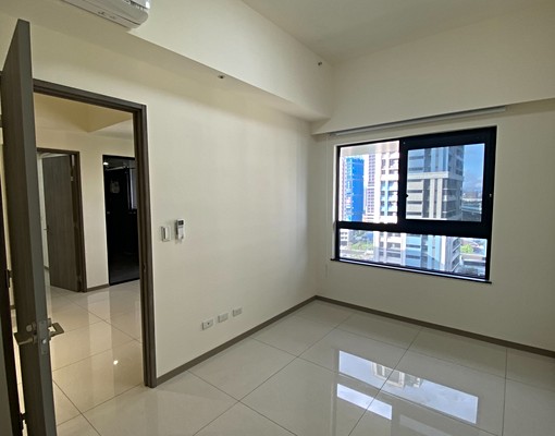 潤泰左岸生活-飯店式管理精品宅,步行至三重捷運站約10分鐘 - Image 6