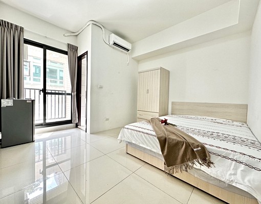 路燈下靜靜等待泥🎈飲水機子母車衛浴窗陽台獨洗🎈租補戶籍 - Image 2