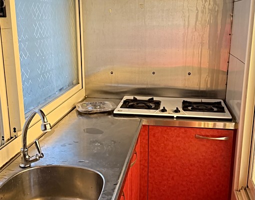 稀有透天住宅。一層一戶。全新裝潢，ㄧ房一廳，可當工作室 - Image 4