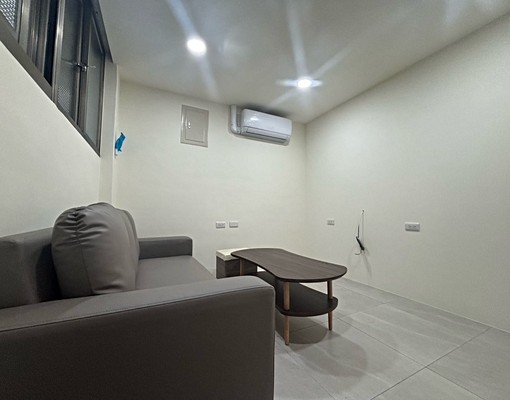 德霖技術學院全新裝潢1房一廳一衛一廚房附家具家電全新 - Image 2