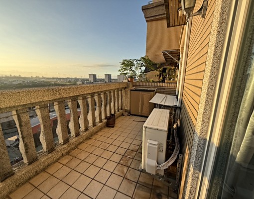 超大陽台🌸莊敬路二段-一年起租🌸物超所值 - Image 1