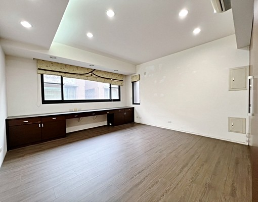 南屯五星級🌟豪宅別墅🉑營登報稅#住辦#停4車#附三溫暖 - Image 6