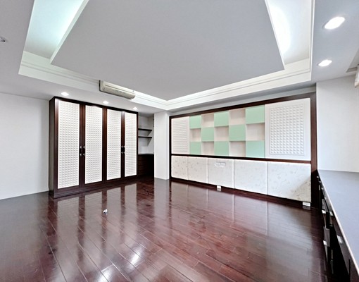 南屯五星級🌟豪宅別墅🉑營登報稅#住辦#停4車#附三溫暖 - Image 7