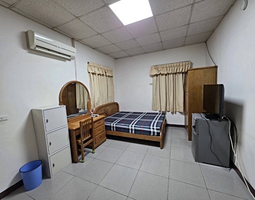 頂加乾淨套房(限台籍1人上班族) - Image 1