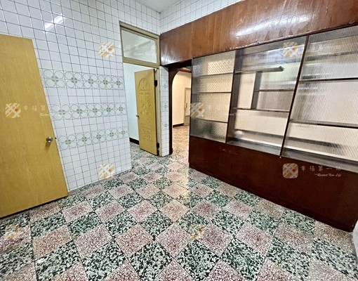 東區透天|可租補|可營登|近進德國小 - Image 4