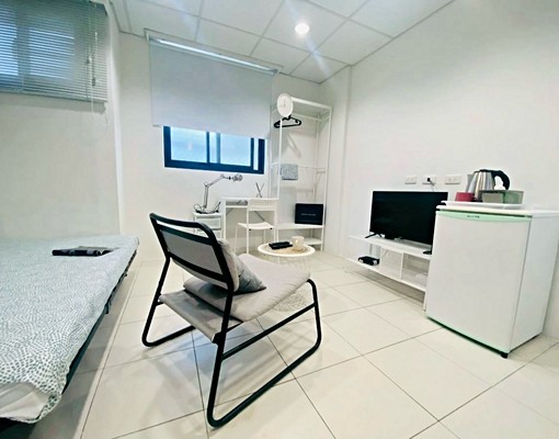 誠品旁勤美商圈公寓5樓安全舒適採光好停車可短租租補寵物 - Image 1