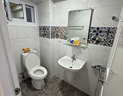 可補助.全新獨立陽台套房一卡皮箱入住 - Image 5