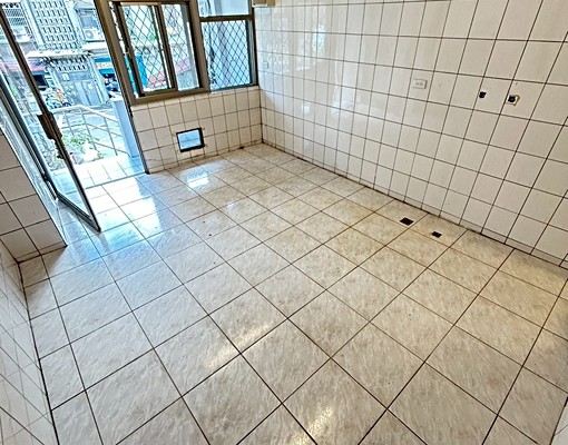 全室新粉刷歡迎詢問可以考慮當店面/工作室/住家 - Image 5