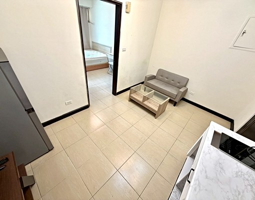 社區型正一房一廳汽車位管理員近好事多文心路🔥 - Image 2