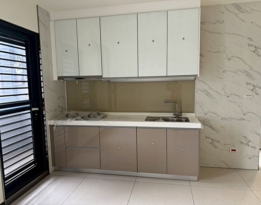 三重新成屋兩房加車(可租補) - Image 5