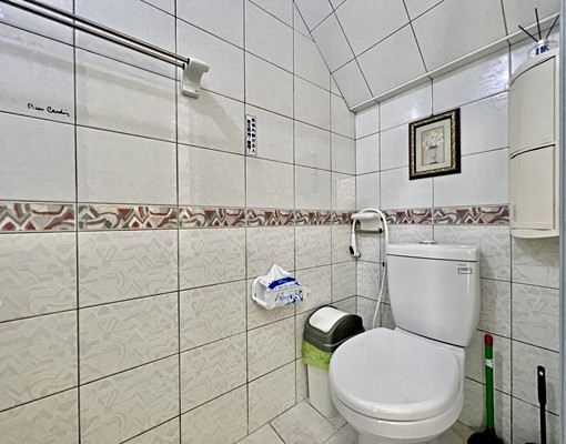 詩姐⚡左營高鐵｜華夏榮總霞海商圈｜三房臨路黃金樓店 - Image 4