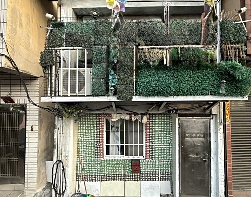 中華路二段林蔭步道兩房透天厝雙套房家具家電齊全趕緊來看 - Image 1