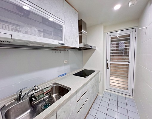 幸福商圈全新裝潢電梯溫馨2房平面車位可談(仲介勿擾) - Image 6