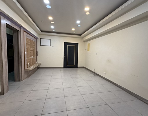 大里中興路肯德基2房車位美華廈 - Image 11