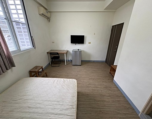 東區府連路休閒風套房~採光通風佳~市中心 - Image 3