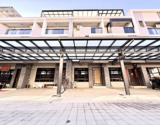 安東社宅/御富路獨棟大別墅/大面寬車位/四獨立套房/免仲可補 - Image 1