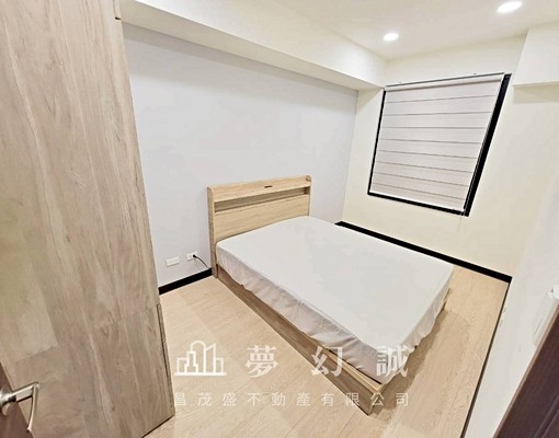 高鐵特區。全配三房平車。可租補台水電 - Image 8