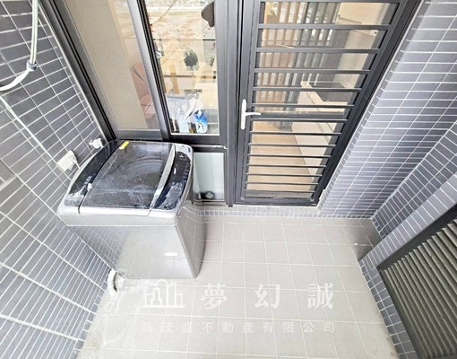 高鐵特區。全配三房平車。可租補台水電 - Image 12