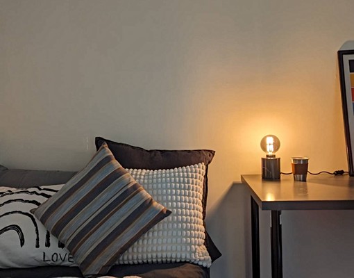 藝文特區|陽光大陽台雅房釋出中 - Image 1