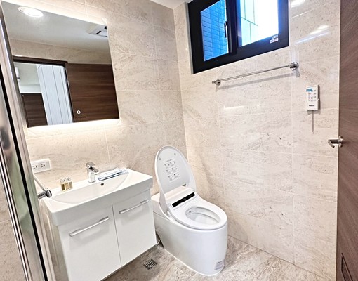 高鐵特區。全配三房含管。可租補台水電 - Image 6