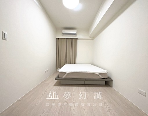 高鐵特區。全配三房含管。可租補台水電 - Image 8