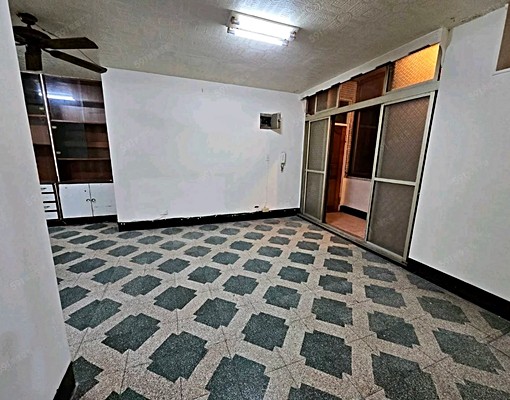 民生街公寓2樓/有3房/市中心 - Image 1