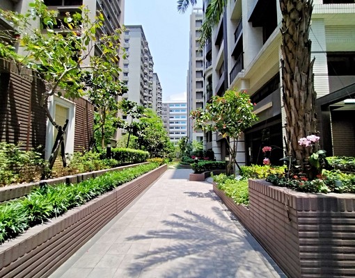 最金貴蛋黃區,萬坪公園,輕軌,家樂福商圈旁,頂天立地2房 - Image 5