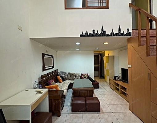 🌸火車站前/一房一廳/樓中樓/補助/台水電/大坪數套房🌸 - Image 1