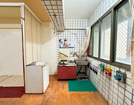 可租補,獨立臥室、客廳、有流理臺 - Image 3