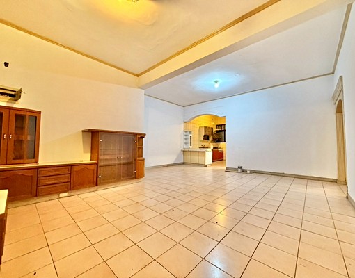 門前停車《黃金一樓》自強路辦公自用超值空間 - Image 2